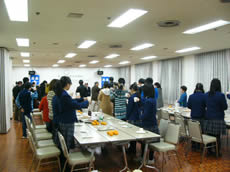 旗揚げのようす